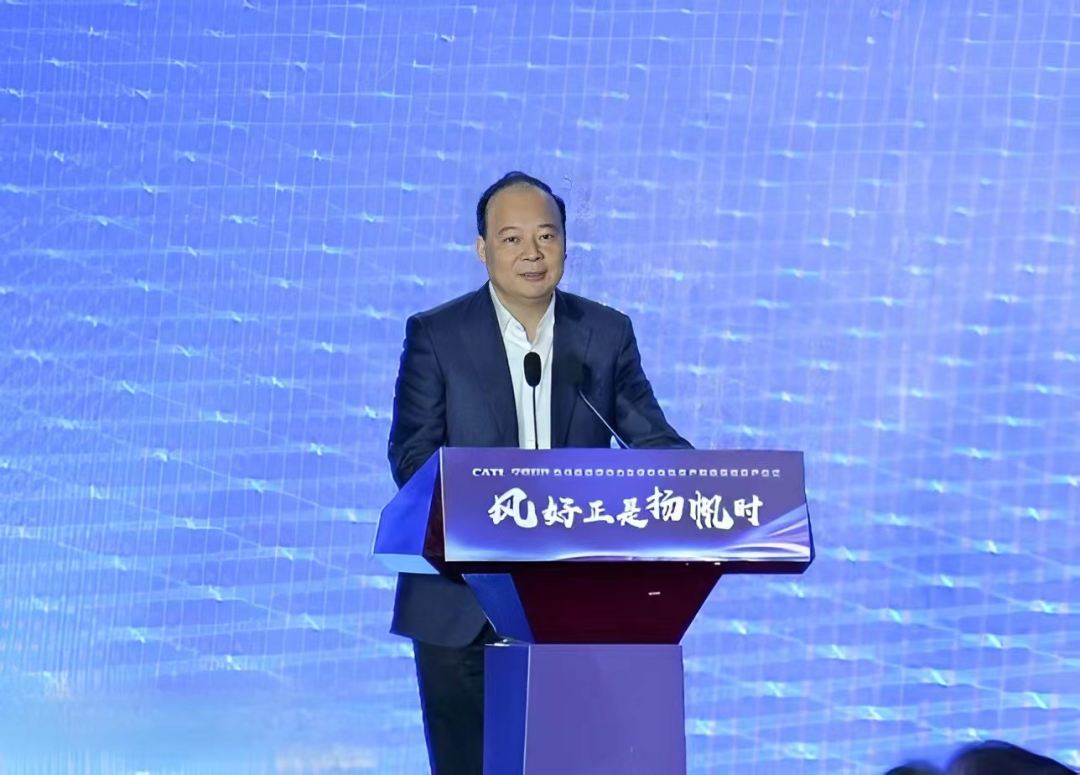 02-配文插图-NG28董事长、总经理曾毓群发表致辞.png